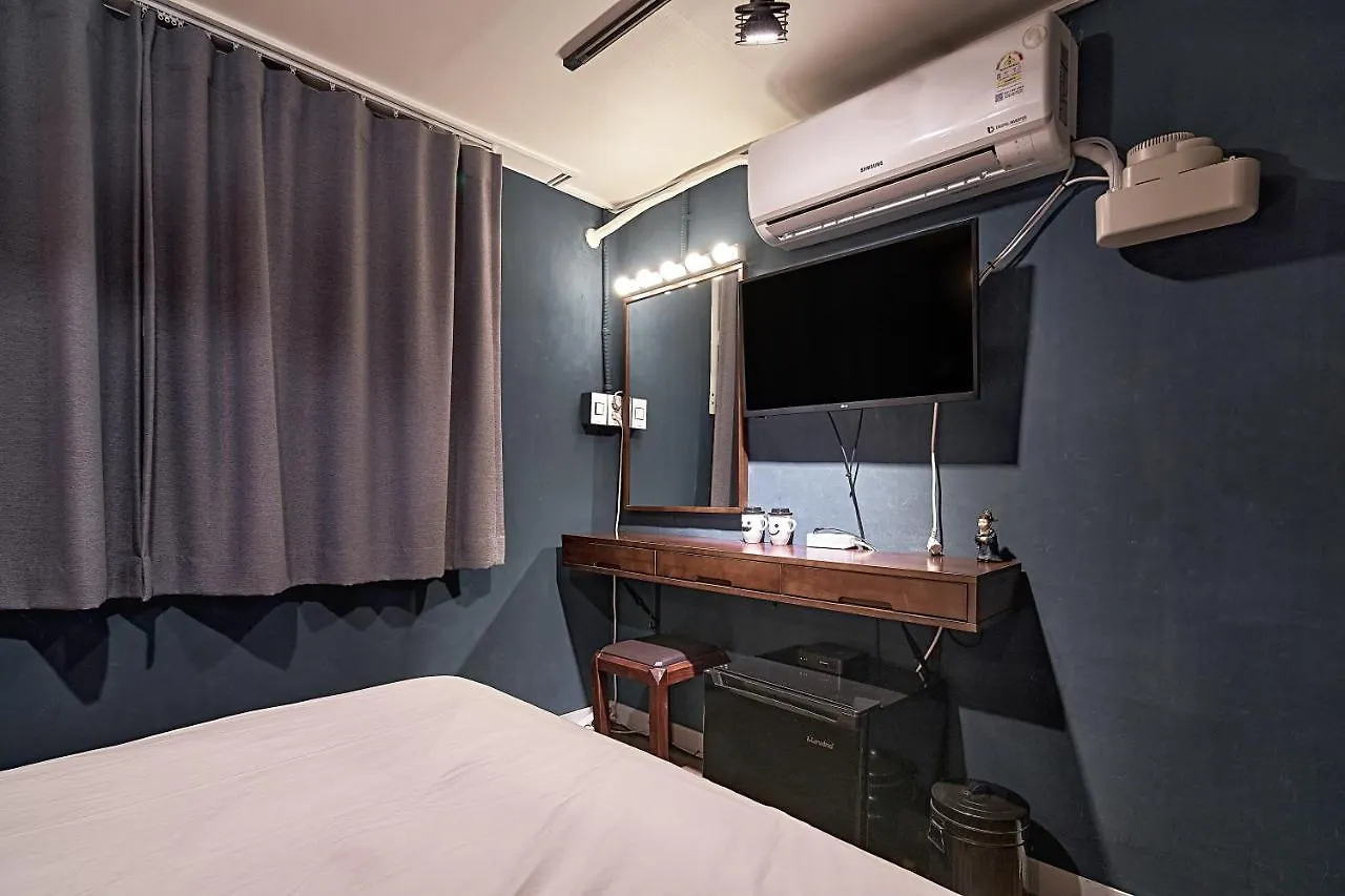 Butler:Lee Hongdae-Female Only Hotell Seoul 2*,