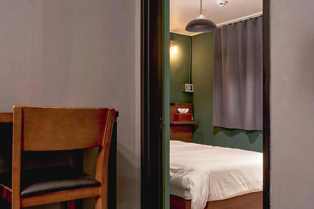 Butler:Lee Hongdae-Female Only Hotell Seoul Sydkorea